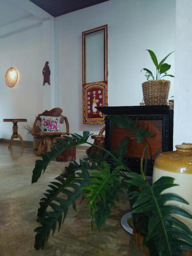Barefoot Inn 캔디 외부 사진